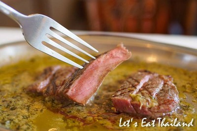Le Boeuf The Steak & Fries Bistro (เลอเบิฟ เดอะ สเต็ก แอนด์ ฟราย บิสโทร) หลังสวน Le Boeuf The Steak & Fries Bistro (เลอเบิฟ เดอะ สเต็ก แอนด์ ฟราย บิสโทร) หลังสวน