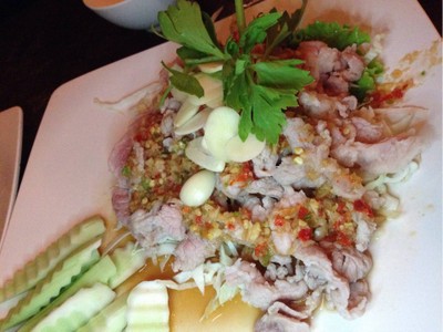 ยำหมูมะนาว