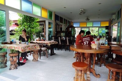 บรรยากาศ ข้าวซอยลำดวนฟ้าฮ่าม วิภาวดีรังสิต