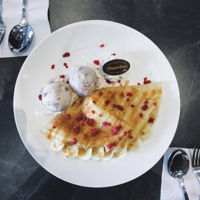 Banana Caramel Crepe
