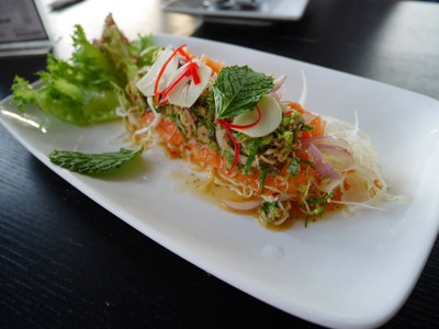 พล่าแซลมอน (175฿)