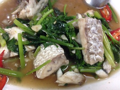 ปลากระพงผัดคื่นช่าย