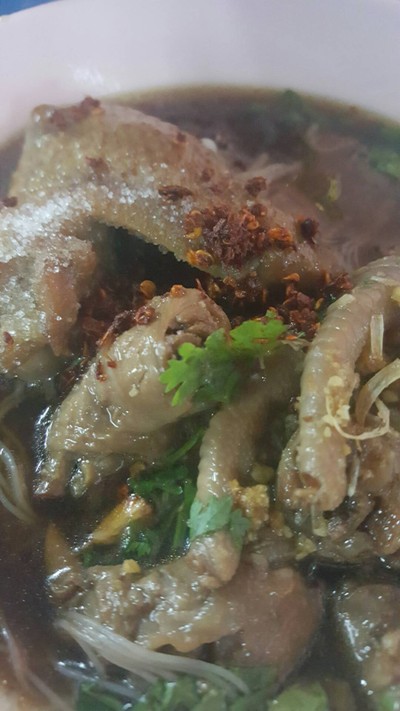 ก๋วยเตี๋ยวน่องไก่