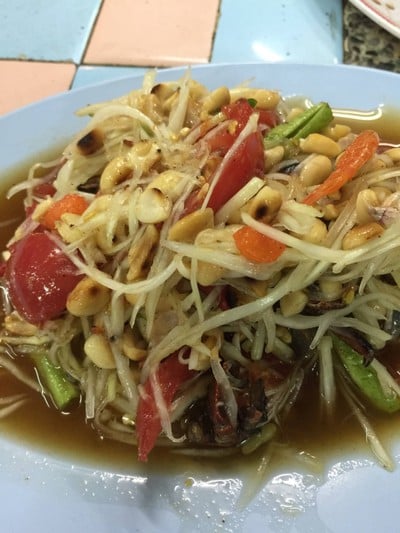 ส้มตำไทยใส่ปู