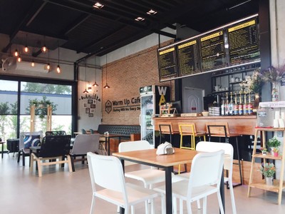 Warm Up Cafe'