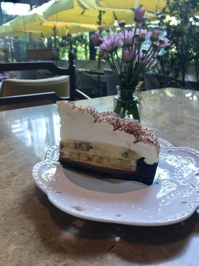 Signature Buttercup Banana Pie