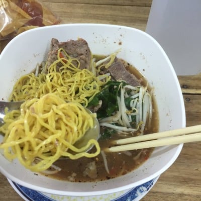 บะหมี่ต้มยำหมูตำลึง