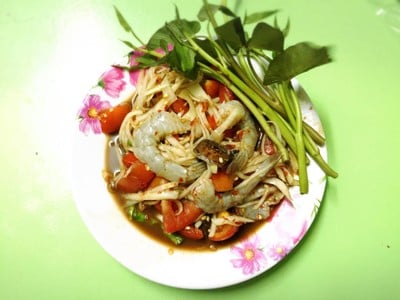 อิช้าง ตำแหลก สวนดอก ถนน สิโรรส อิช้าง ตำแหลก สวนดอก ถนน สิโรรส