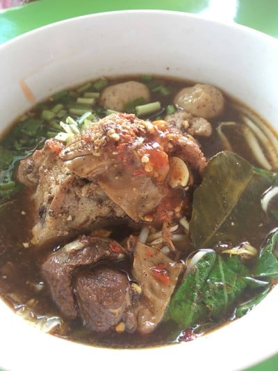 แม่หนุ่ย ก๋วยเตี๋ยวหมูเลียง ภูเก็ตซิตี้โฮม