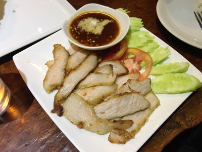 คอหมูย่าง