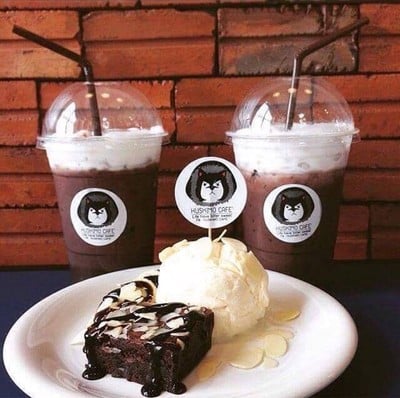 เมนูของร้าน Huskimo x Family x Sandwich & Salad หลัง มข