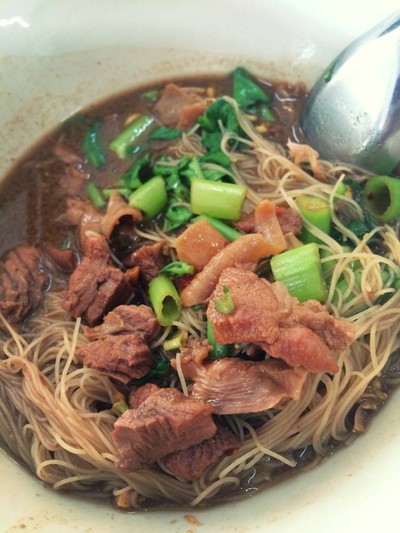 หมี่ขาวหมูตุ๋นธรรมดา