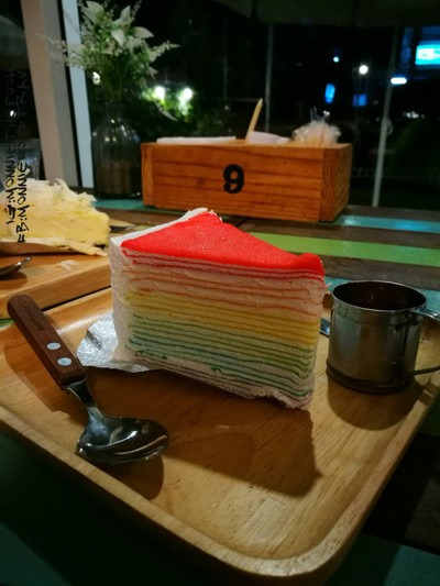 เครปเค้กสายรุ้ง