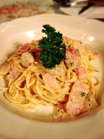Mr. Chan & Miss Pauline Pizzeria Restaurant (มิสเตอร์ชาญ แอนด์ มิสเพาลีน) Mr. Chan & Miss Pauline Pizzeria Restaurant (มิสเตอร์ชาญ แอนด์ มิสเพาลีน)