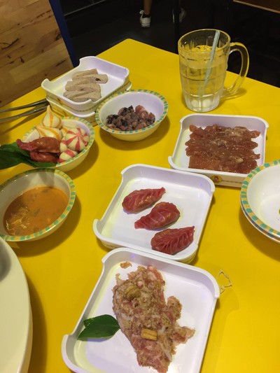 อาหาร หรือ เครื่องดื่ม