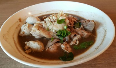 ก๋วยเตี๋ยวเรือหมูพิเศษ