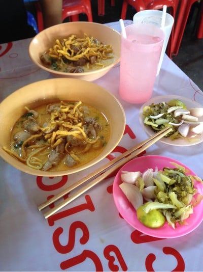 ก๋วยเตี๋ยวไส้ นิศรีอิสลาม (สันติธรรม)