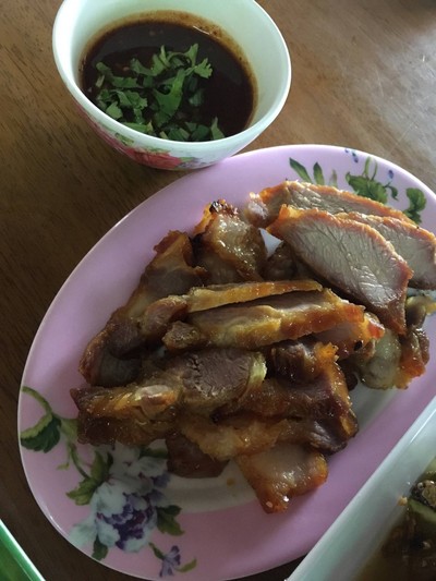 คอหมูอบ