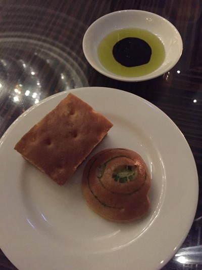 ขนมปัง