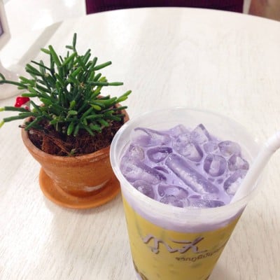 นมสดเย็นสีม่วง