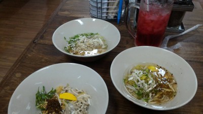 ก๋วยเตี๋ยวต้มยำไก่ฉีก