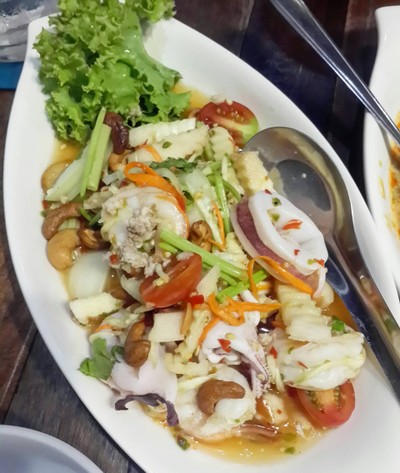 ยำยอดมะพร้าวอ่อนกุ้งสด
