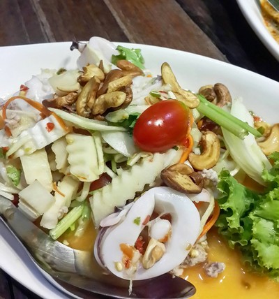 ยำยอดมะพร้าวอ่อนกุ้งสด