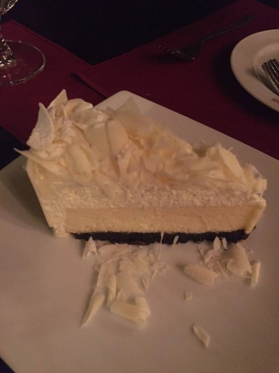 white chocolate cheese cake .