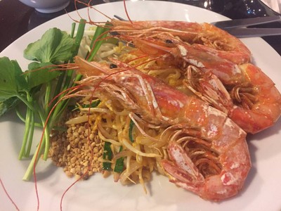 ผัดไทยกุ้งใหญ่