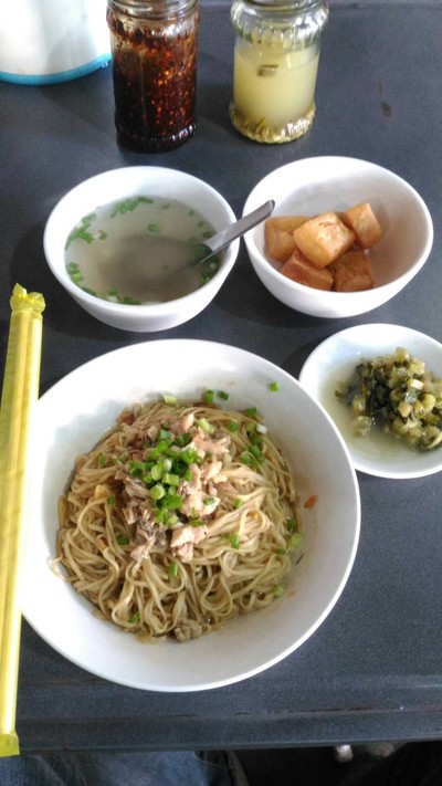 "สี่แจ๊ะ" (บะหมี่)