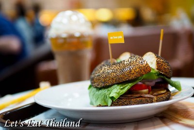 Au Bon Pain (โอ บอง แปง) โรงพยาบาลเซ็นหลุยส์ ชั้น 1 Au Bon Pain (โอ บอง แปง) โรงพยาบาลเซ็นหลุยส์ ชั้น 1