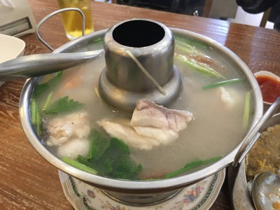 สี่สีหม้อไฟ