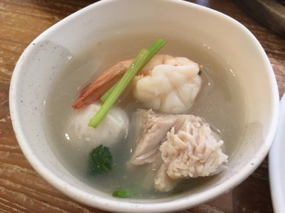สี่สีหม้อไฟ