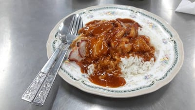 ธานี ข้าวหมูแดง - หมูกรอบ (ธานี) อารีย์ ธานี ข้าวหมูแดง - หมูกรอบ (ธานี) อารีย์