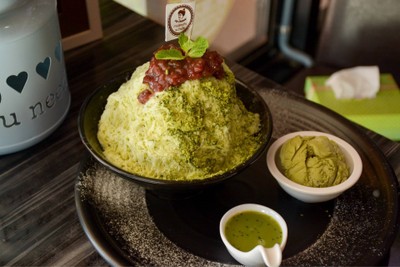 บิงซูชาเขียวมัทฉะกับถั่วเเดงกวน