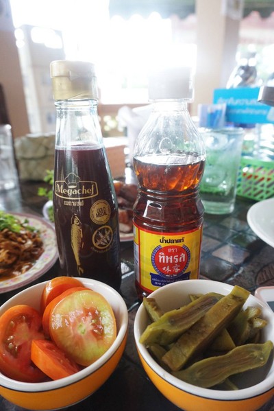 มะเขือเทศ เพกา แช่น้ำปลา