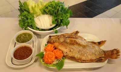 อาหาร หรือ เครื่องดื่ม