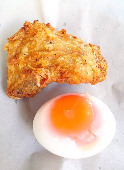 ไก่ทอด ไข่ต้ม