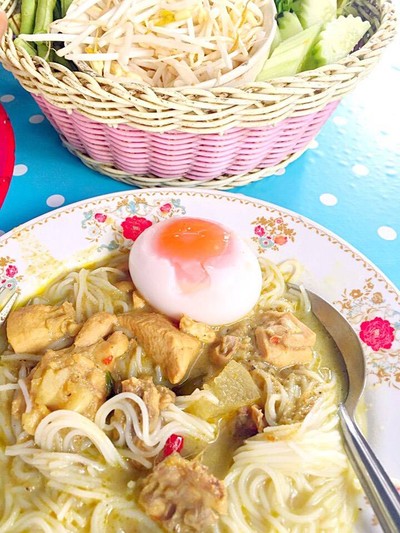 ขนมจีนแกงเขียวหวาน+ไข่ต้ม