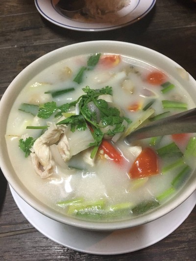ต้มข่าไก่