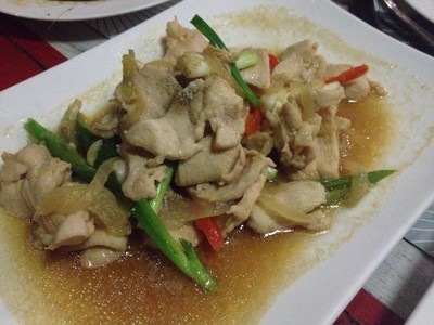 ไก่ผัดพริก