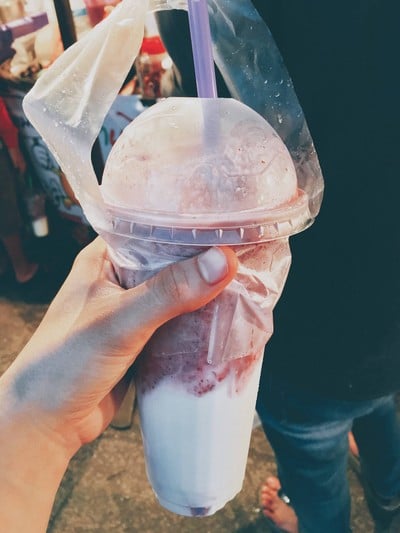 เมนูของร้าน อ๋อมแอ๋ม น้ำผลไม้ปั่นโยเกิร์ต หลังมช.