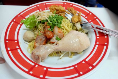 บะหมี่แห้งไก่ตุ๋น