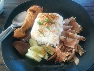 ก๋วยเตี๋ยวชานเมือง (CHANG MUEANG NOODLE) ก๋วยเตี๋ยวชานเมือง (CHANG MUEANG NOODLE)