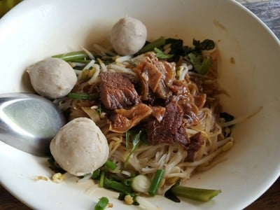 เมนูของร้าน ก๋วยเตี๋ยวป้าหอม แม่ฮ่องสอน