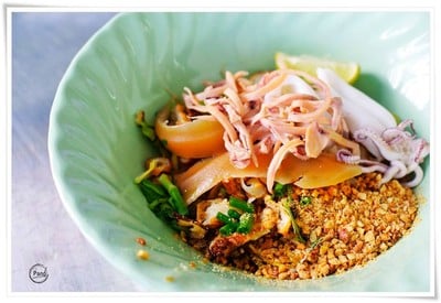 ก๋วยเตี๋ยวเล็กแห้งต้มยำ