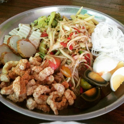 ส้มตำถาด