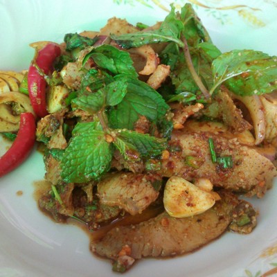 น้ำตกคอหมู