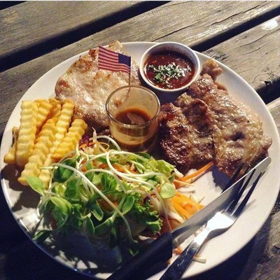 เมนูของร้าน Less Is More Steak