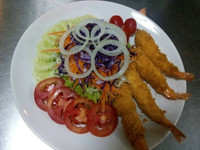 สลัดกุ้งทอด